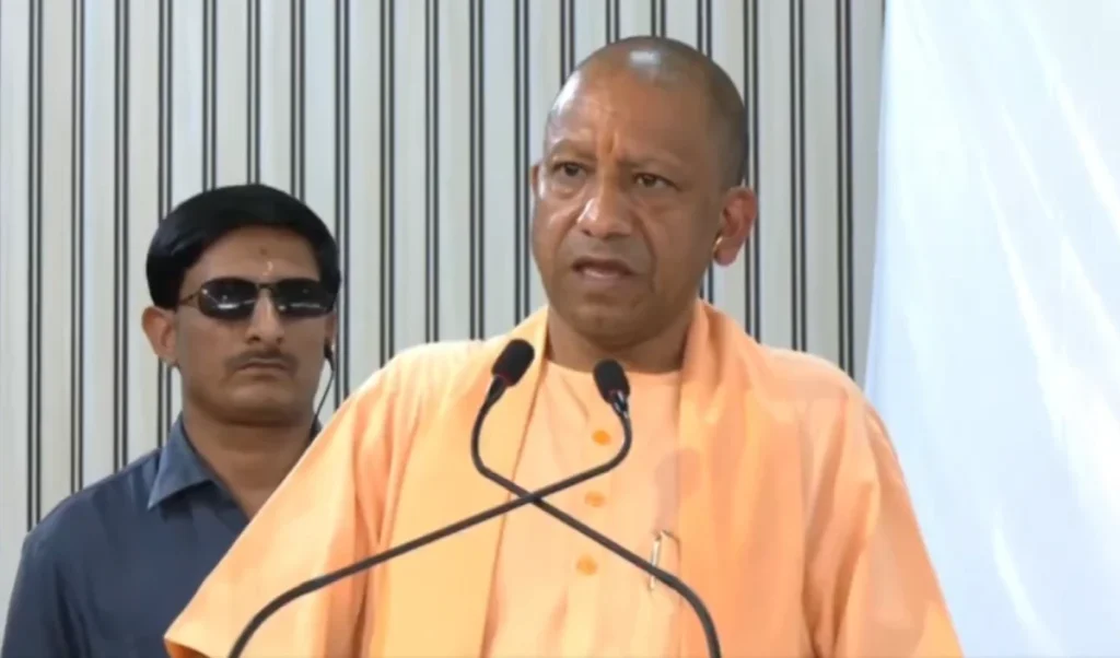 योगी आदित्यनाथ ने ‘डेथ कुंभ’ टिप्पणी के लिए ममता बर्नजी को निशाना बनाया