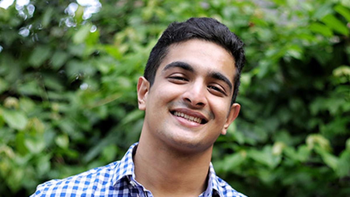 रणवीर अल्लाहबादिया रो: एससी पॉडकास्ट को फिर से शुरू करने की अनुमति देता है, इसका कहना है कि इसे 'शालीनता और नैतिकता के प्रचलित मानकों' का पालन करना चाहिए