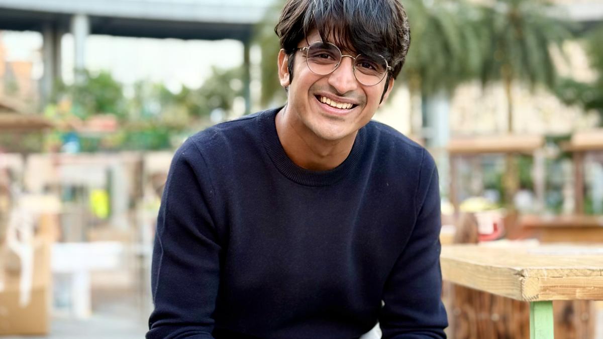 विराज ने भारत के अगले बड़े रचनाकारों के लिए अपने शिकार पर शेठ किया, और 2025 में आपको ऑनलाइन क्या करना होगा