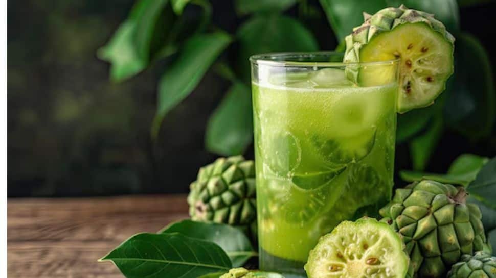 स्वस्थ बालों के विकास और मजबूत बालों को बढ़ावा देने के लिए नोनी जूस का उपयोग कैसे करें