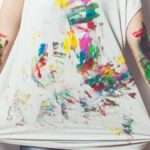 होली उत्सव के बाद सफेद कपड़ों से रंग के दाग निकालना चाहते हैं? इन 4 आसान तरीकों को अपनाएं