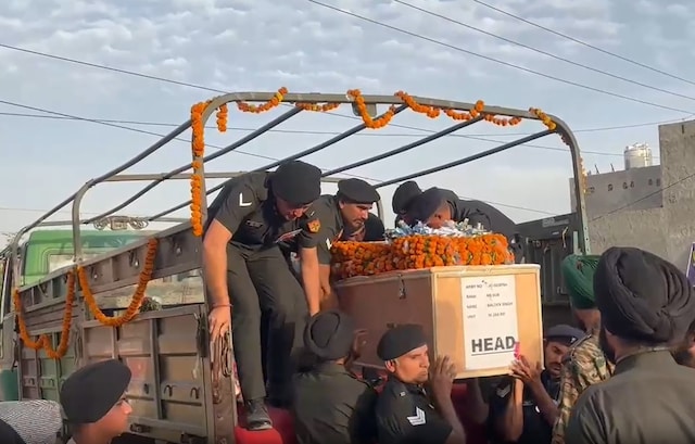 1 साल पहले पदोन्नत शहीद सुबेदर बलदेव सिंह के अंतिम संस्कार को -35 डिग्री में पोस्ट किया गया था