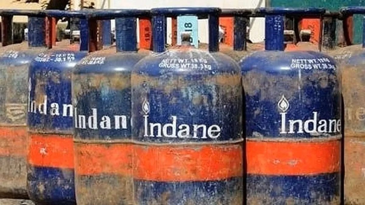 LPG वाणिज्यिक सिलेंडर की कीमतें आज से 41 रुपये से कम हो गईं | यहां संशोधित दरों की जाँच करें