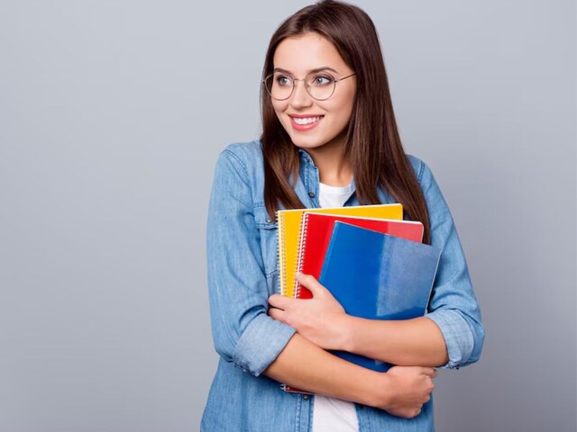 Sarkari Naukri: HPSC में PGT के 1711 पदों की भर्ती, डेढ़ मिलियन से अधिक का वेतन