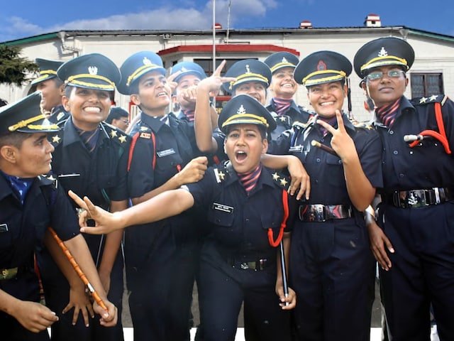 अधिकारियों को सेना में बनाया जाना है, फिर यहां प्रवेश प्राप्त करना है, आपको प्रवेश मिलता है