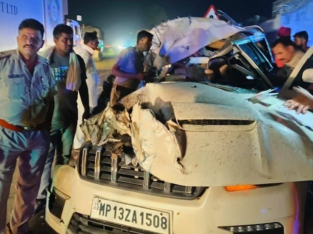 उच्च गति पर चलने वाले वृश्चिक बेकाबू हो गया, 4 लोगों ने एक स्ट्रोक में अपनी जान गंवा दी