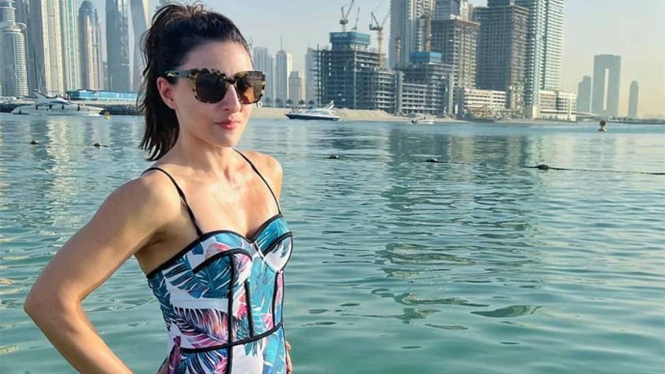 एक्सक्लूसिव: द सीक्रेट डाइट ऑफ सुपरफिट सोहा अली खान: उनके प्री और पोस्ट-वर्कआउट स्नैक्स में बादाम, दही, शहद और शामिल हैं ...।