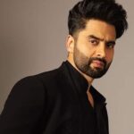 एक्सक्लूसिव: हम वही हैं जो हम खाते हैं, मानते हैं कि जैकी भगनानी, जो अपने होमग्रोन ऑर्गेनिक वेजीज़ से प्यार करती हैं, स्थानीय किसानों के समर्थन के अपने सपने को साझा करती हैं