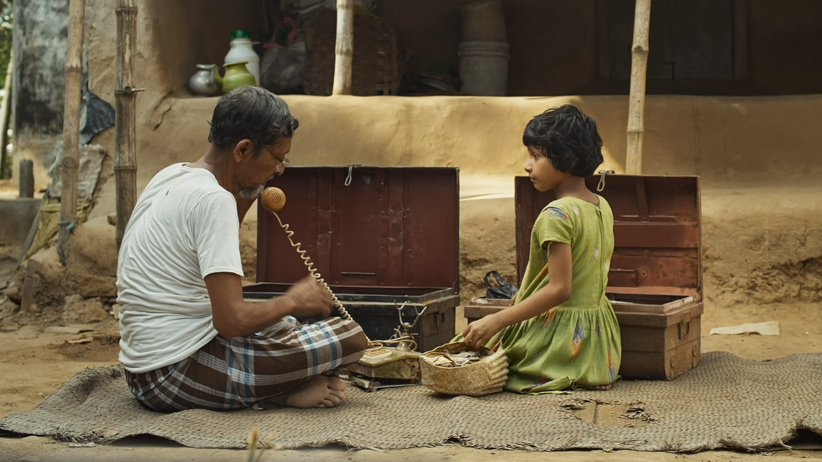 कैसे एक 71 वर्षीय मुस्लिम ग्रामीण के रोजमर्रा की वस्तुओं के “होर्डिंग” ने लंदन में वी एंड ए म्यूजियम में एक प्रतिष्ठित स्थान जीता।