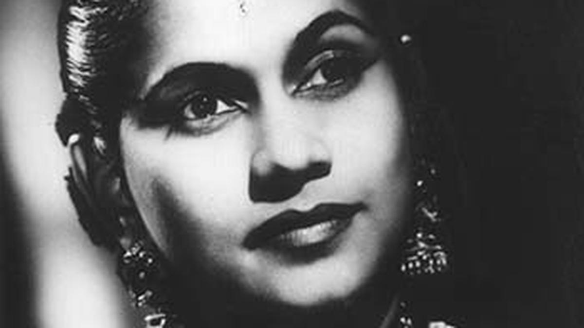 कैसे कुमुदिनी लखिया ने नृत्य की दुनिया को अपने पैथब्रेकिंग दृष्टिकोण के साथ हिलाया