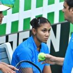 क्या भारतीय लड़कियां इस समय घर पर कटौती करेंगी?