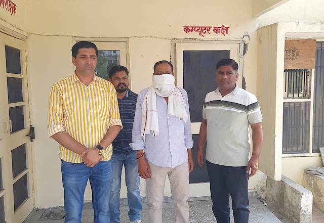 खाकी फिर से दागदार: सी ने महिला वकील से रिश्वत और छेड़छाड़ की मांग करने का आरोप लगाया