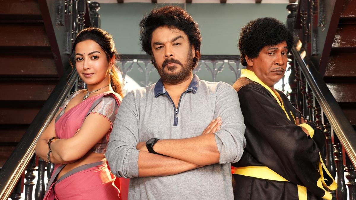 'गांगर्स' मूवी रिव्यू: वाडिवेलु लगभग सुंदर सी के लो-स्टेक हिस्ट कॉमेडी को बचाता है
