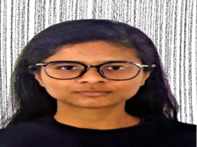 डॉक्टरों से भरा परिवार, बेटी ने नीट को टॉप करके परंपरा में सबसे ऊपर रखा