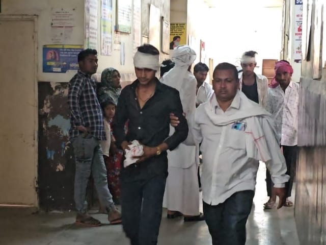 नुह में दो पक्ष, भयंकर लाठी, 12 लोग घायल हो गए