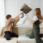 परफेक्ट क्राइम पार्टनर्स के लिए अंतिम समर्थन प्रणाली; 7 तरीके भाई -बहन सुस्त दिनों में एक दूसरे को खुश करते हैं