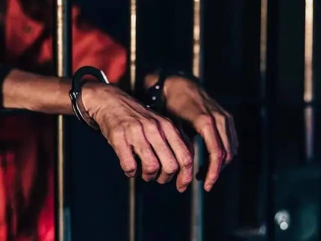 पाकिस्तान का प्यार कई लोगों के दिलों में आया, पुलिस गिरफ्तार
