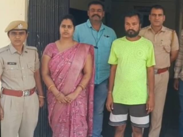 प्रेमिका प्रेमी की गरीबी पर दया थी, माँ में टूट गई -इन की तिजोरी
