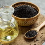 बालों की देखभाल के लिए तिल का तेल: यह कैसे पोषण करता है, मजबूत करता है, और बालों के विकास को बढ़ावा देता है