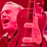 ब्रायन एडम्स को '69 की गर्मियों के बाद अपना पहला वास्तविक छह-स्ट्रिंग गिटार मिला