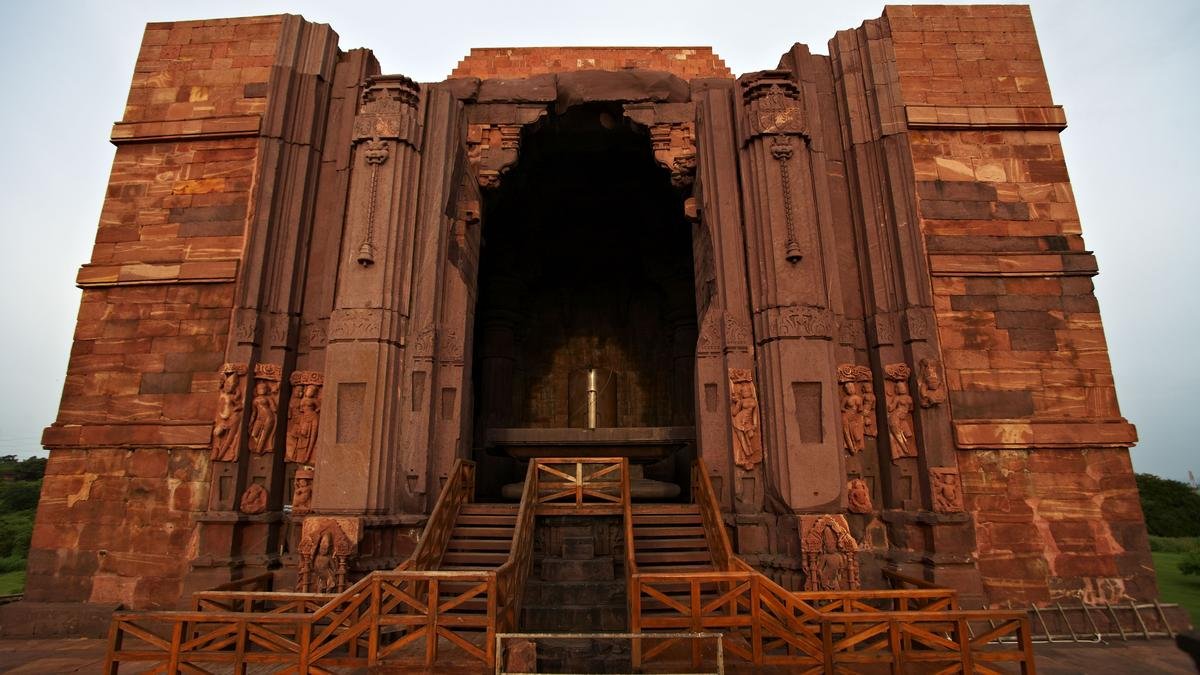 भोजपुर में एक ग्यारहवीं सदी के शिव मंदिर एक राजा के अधूरे सपने की कहानी बताता है