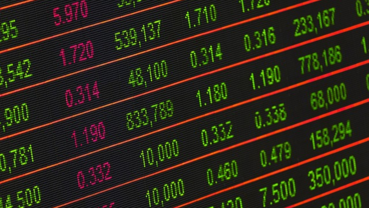 यूके स्थित शिपिंग कंपनी के साथ सौदे के बाद एक्शन में एचएमपीएल के शेयर