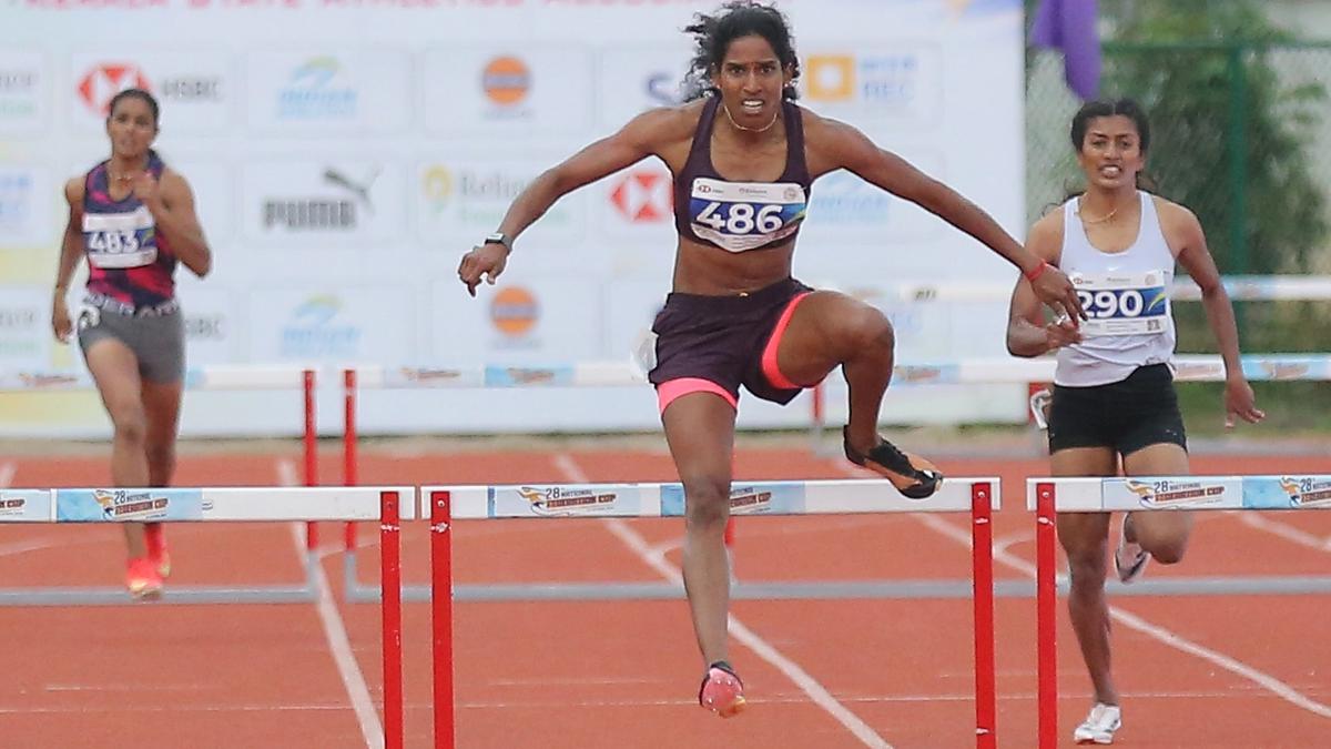 विथ्या ने नए 400 मीटर बाधा दौड़ को रिकॉर्ड किया