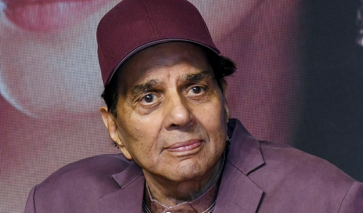 वीडियो | आंखों पर बंधे हुए स्ट्रिप्स, हकलाना जीभ, कांपते हुए शरीर … अनुभवी अभिनेता धर्मेंद्र की स्थिति खराब है, नवीनतम वीडियो देखकर चौंक जाएगा