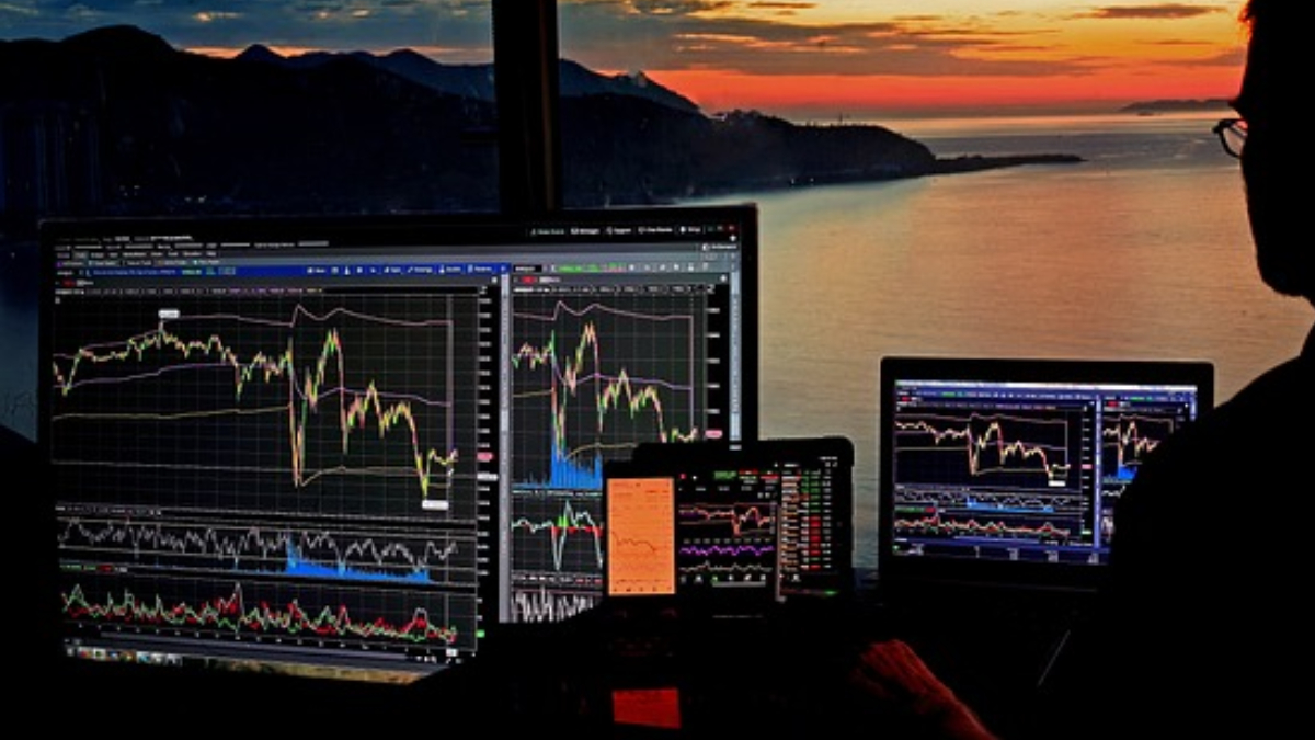 शेयर बाजार की भावना: क्या आरबीआई की नीति शिफ्ट इक्विटी बाजारों को प्रभावित करेगी? यहाँ विशेषज्ञ क्या कहते हैं