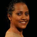 समकालीन नर्तक, श्रुति मारिया दातर 'सी। स्पर्श 'सभी स्पर्श की शक्ति के बारे में है