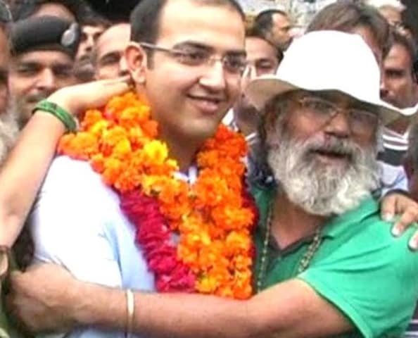 हरियाणा: IAS अधिकारी Saurabh Swamy के दादा की मृत्यु हो गई, 100 -वर्ष के srichand बर्न ने घर में जीवित किया