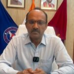 एक्शन को मुफ्त दुकानों से महंगी किताबें खरीदने के लिए मजबूर किया जाएगा