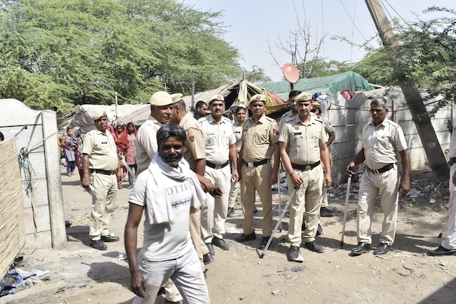 हरियाणा पुलिस छापे: 6 टीमें और 100 पुलिस कर्मी … कॉलेज रोड घबराहट में पहुंची, 45 लोगों को पुलिस स्टेशन में ले गया