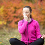 5 आसान श्वास व्यायाम चिंता के लिए जो आपके दिमाग को शांत करने में मदद कर सकते हैं