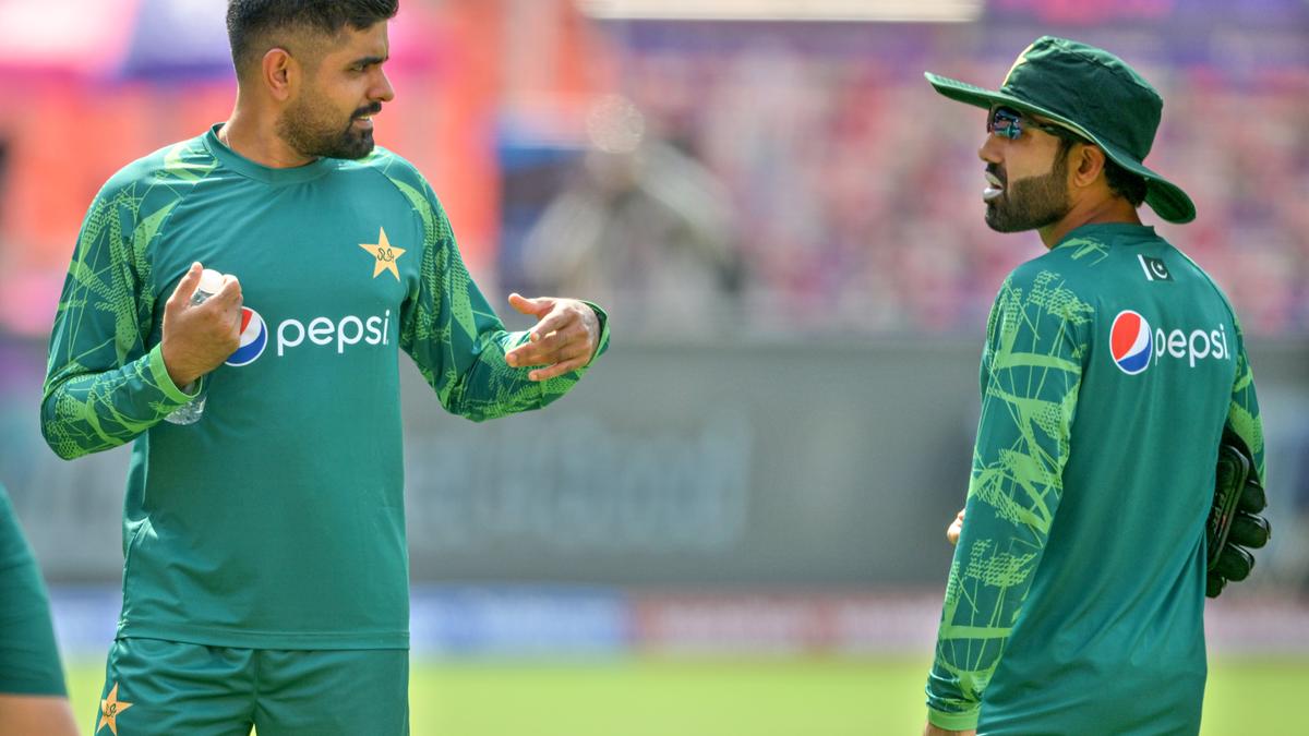 BABAR AZAM, RIZWAN और कई अन्य पाकिस्तानी क्रिकेटरों के इंस्टाग्राम अकाउंट भारत में अवरुद्ध हैं