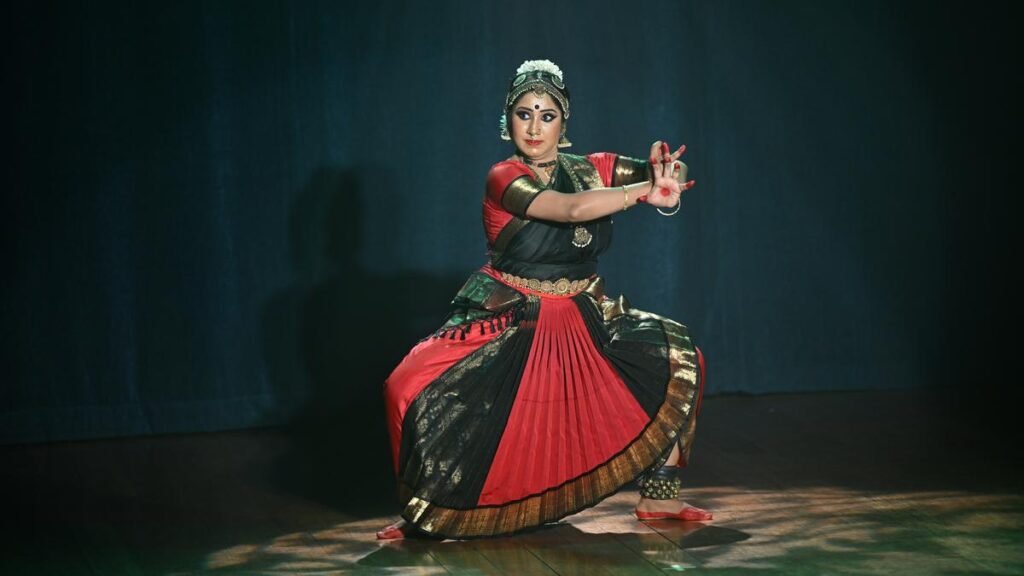 JAGYASENI CHATTERJEE की ‘फ्लेम टू फ्रेगरेंस’ फेमिनिन एनर्जी के लिए एक ode थी
