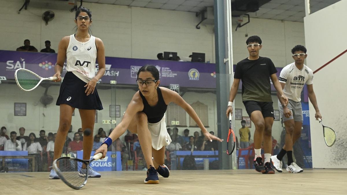 अभय और अनाहट नेशनल स्क्वैश डबल्स चैंपियनशिप में एक डबल क्लिन किया