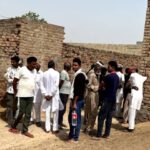 एक महिला जो अपने पति को तलाकशुदा आदमी के साथ रह रही थी, वह प्रकाश में आई