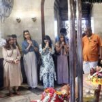 कजोल माया रिलीज से पहले कोलकाता में दक्षिण काली मंदिर का दौरा करते हैं, गॉडेस आशीर्वाद की तलाश करते हैं