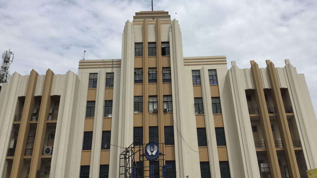 कला डेको और मद्रास की बीमा कंपनियों से जुड़ें