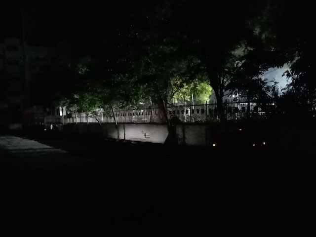 केवल सायरन इको 28 शहरों में, गति हर जगह रुक गई, अंधेरा 10 मिनट बना रहा