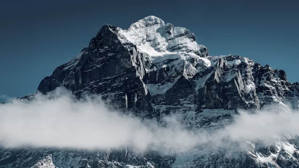 कैलाश मंसारोवर यात्रा: दिनांक, मार्ग, अवधि, और आप सभी को आध्यात्मिक यात्रा के लिए जानना होगा