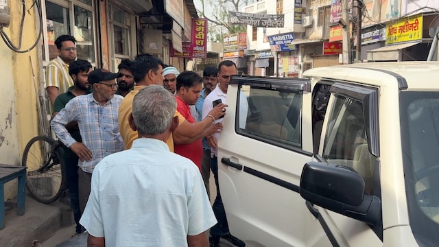 चारखी दादरी रिश्वत समाचार: दुकानदार, ड्रग इंस्पेक्टर और ब्रोकर से 30 हजार रुपये की रिश्वत