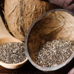 चिया बीज: स्वास्थ्य लाभ, संभावित दुष्प्रभाव, और जो उन्हें खाने से बचना चाहिए