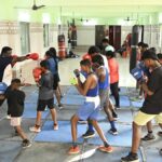 चेन्नई के चिंटाड्रिपेट में, एक मुक्केबाजी क्लब वंचित बच्चों को एक लड़ाई का मौका देता है