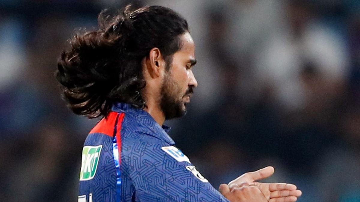डिग्वेश रथी ने एलएसजी बनाम जीटी आईपीएल मैच के दौरान "नोटबुक उत्सव" के लिए एक-मैच निलंबन सौंपा