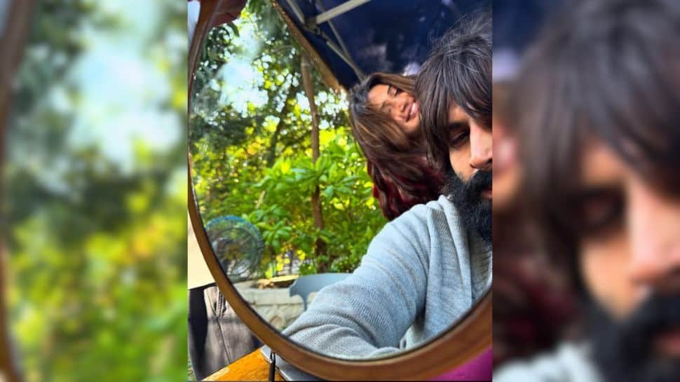 तू मेरी मुख्य तेरा मुख्य तेरा तू मेरी: कार्तिक ऐरीन्स मूवी एक महुरत समारोह के साथ फर्श पर जाती है