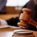 दुकानदार ने बैग के लिए 6 रुपये बरामद किए, यह मुद्रित किया गया था, इस तरह की बात को पढ़ने के बाद जुर्माना लगाया गया था