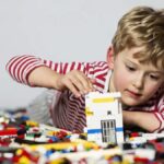 निर्माण, खेल, विकास: गर्मियों की छुट्टियों के दौरान अपने बच्चे के सीखने को बढ़ावा देने के 5 मजेदार तरीके