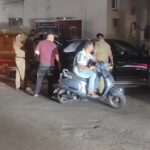 पुलिस ने स्कूटी को रोकने के लिए संकेत दिया, 3 युवकों ने भागना शुरू कर दिया ...
